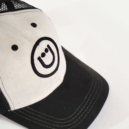 SIGNATURE TRUCKER